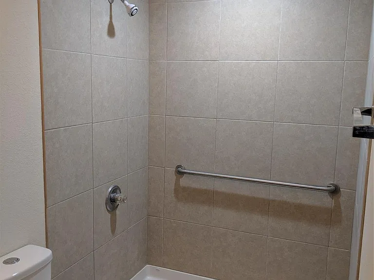 2027 James Madison Dr — Photo 6