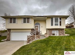 117 Dodds Cir, Council Bluffs, IA 51503