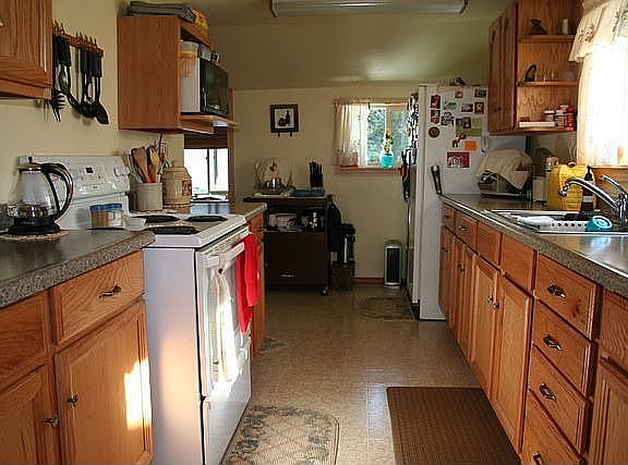 4th image of 703 W Ocean Ave