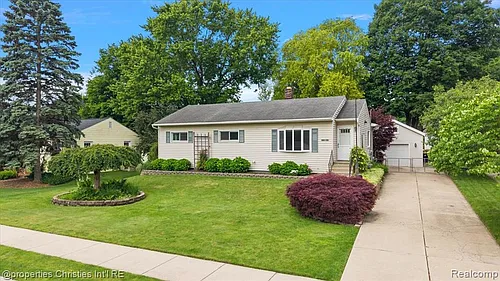 735 Novi St Photo 1 735 Novi St Photo 1