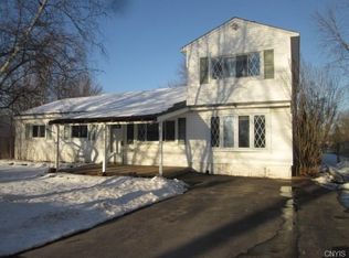 7824 Areopagitica Ave, Bridgeport, NY 13030