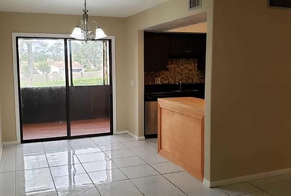 3rd image of 4706 Oak Terrace Dr