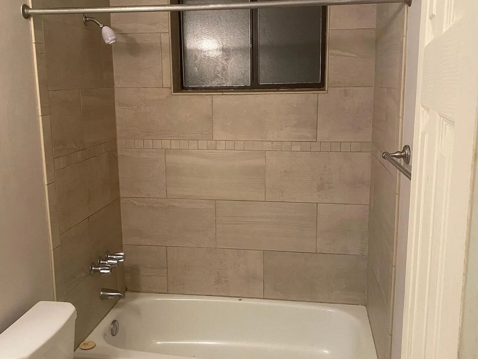 2 bed, 929 sqft, $1,195 — Photo 2
