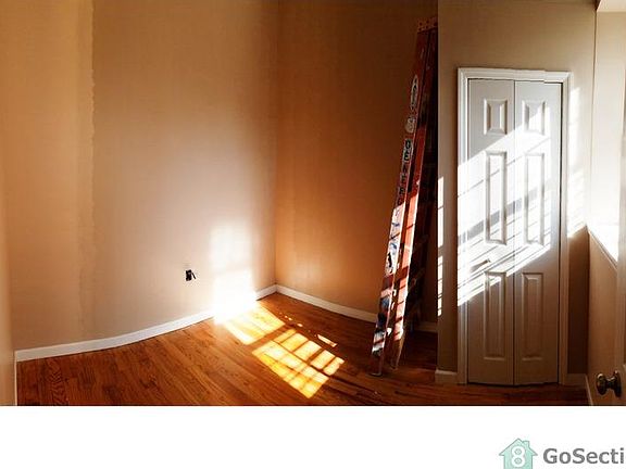 5th image of 302 Broadway #1