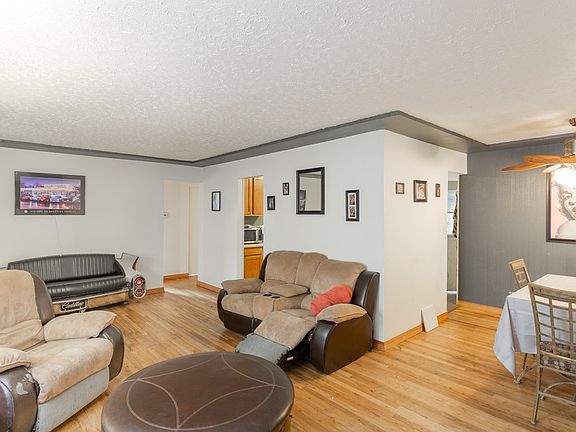 5th image of 2615 E South Crescent Ave