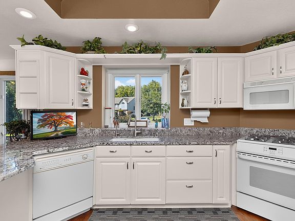 5th image of 53395 Pheasant Ridge Dr