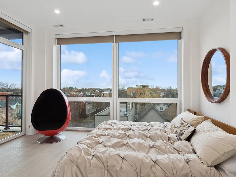 2401 W Wabansia Ave #4 — Photo 7