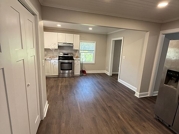 3rd image of 809 3rd Ave