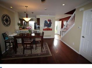 25 Banbury Ct, Holland, PA 18966