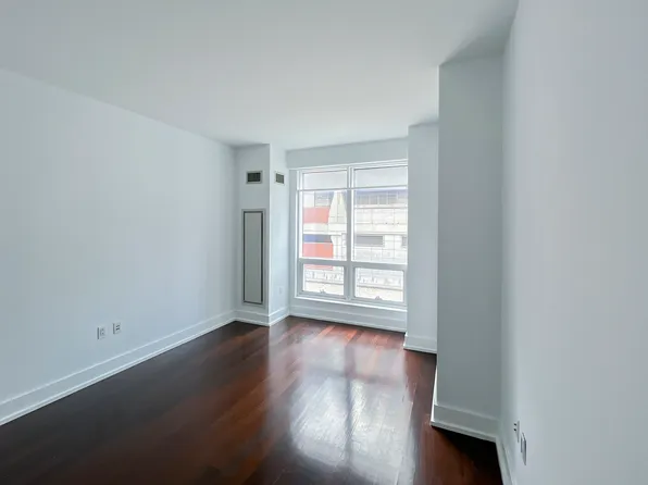 350 West 42nd Street image 8 of 17