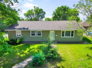 1202 W 18th St, Cedar Falls, IA 50613