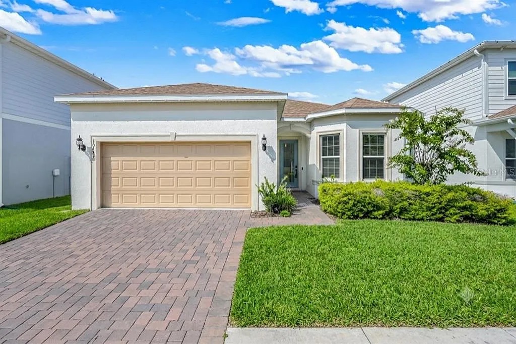 3 bed, 3.0 bath, 2258 sqft, $4,150 — Photo 3
