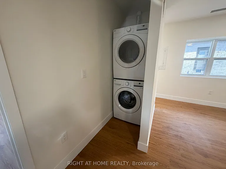 300 S Kingsway #UPPER — Photo 4