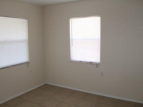 3rd image of 1417 Valencia Ct