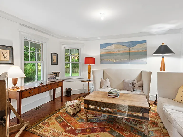 166 Hampton Rd — Photo 10