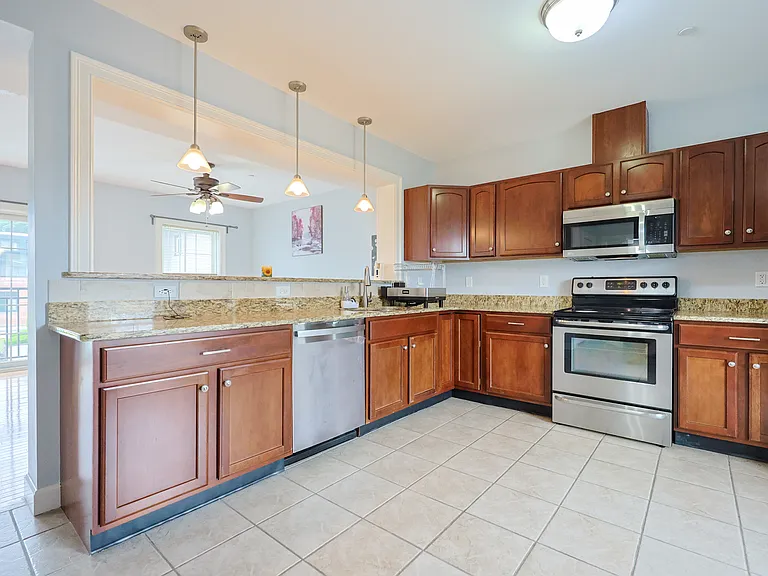 7 W Church St #4 — Photo 11