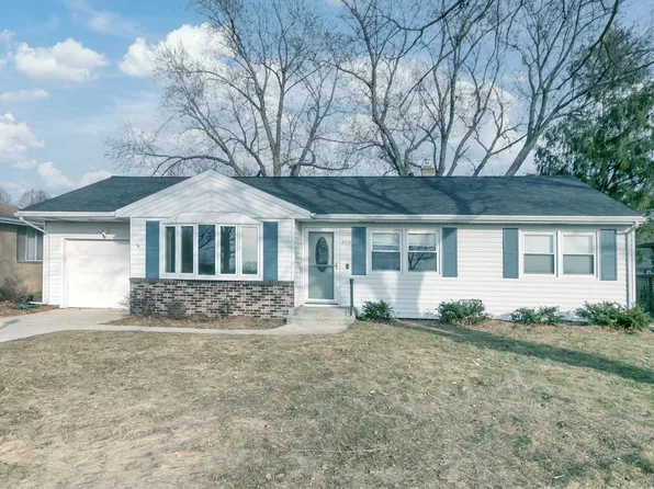 2113 Portage Rd, Madison, WI 53704