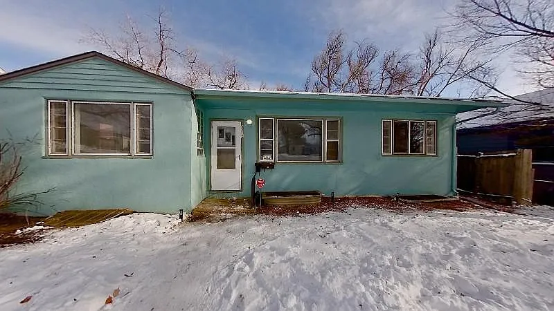 3 bed, 1390 sqft, $1,900 — Photo 3
