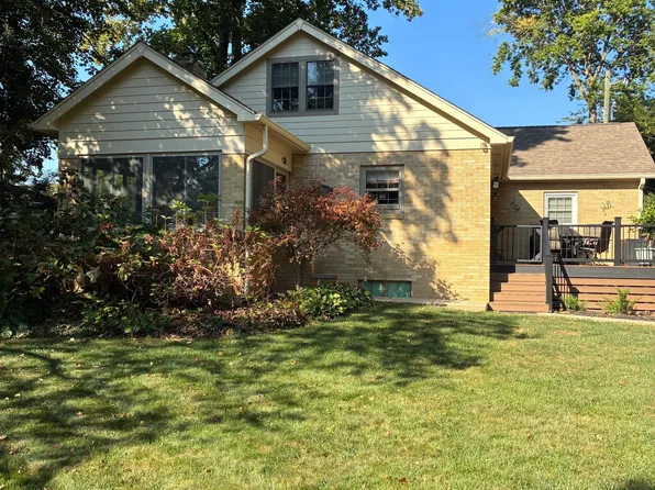 350 S 6th St, Zionsville, IN 46077