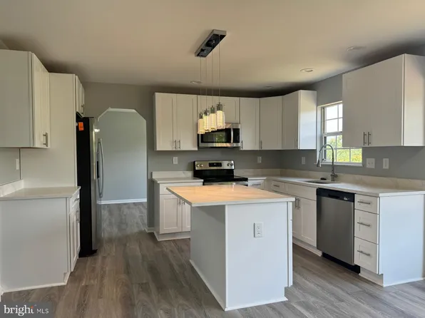 6900 Greenboro Ln, Fort Washington, MD 20744