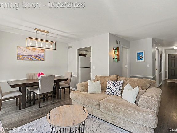 5th image of 1928 S Wickham St W