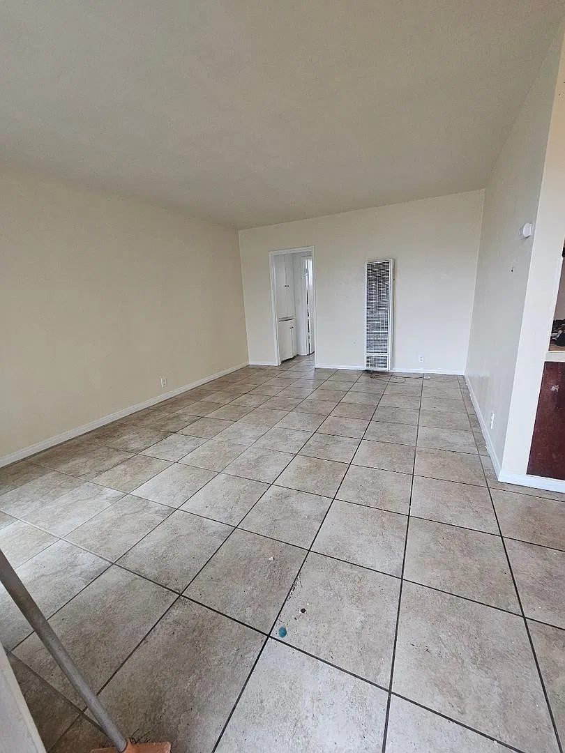 1080 Hoffman Ave — Photo 2