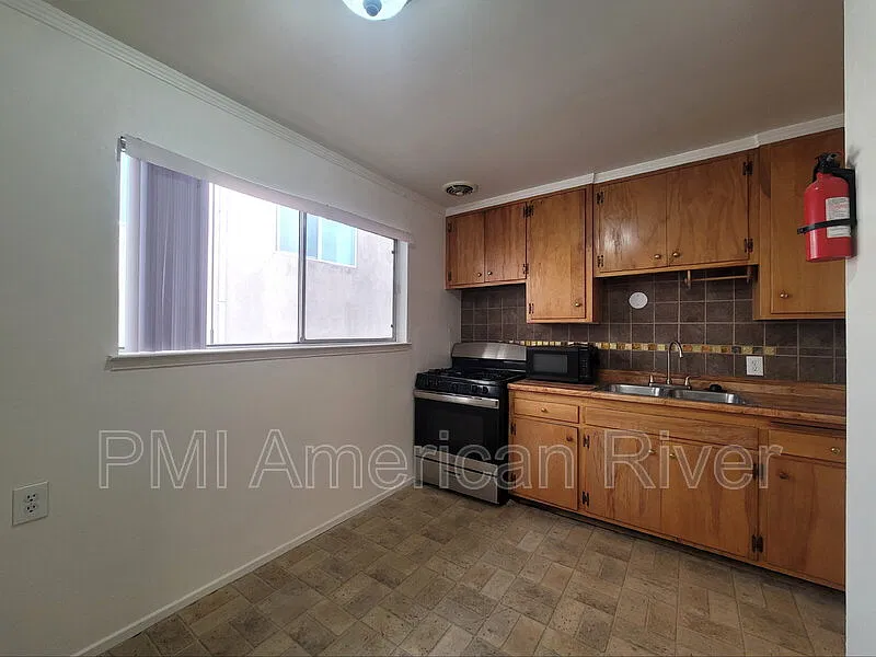 2 bed, 1.0 bath, 650 sqft, $1,750 — Photo 4