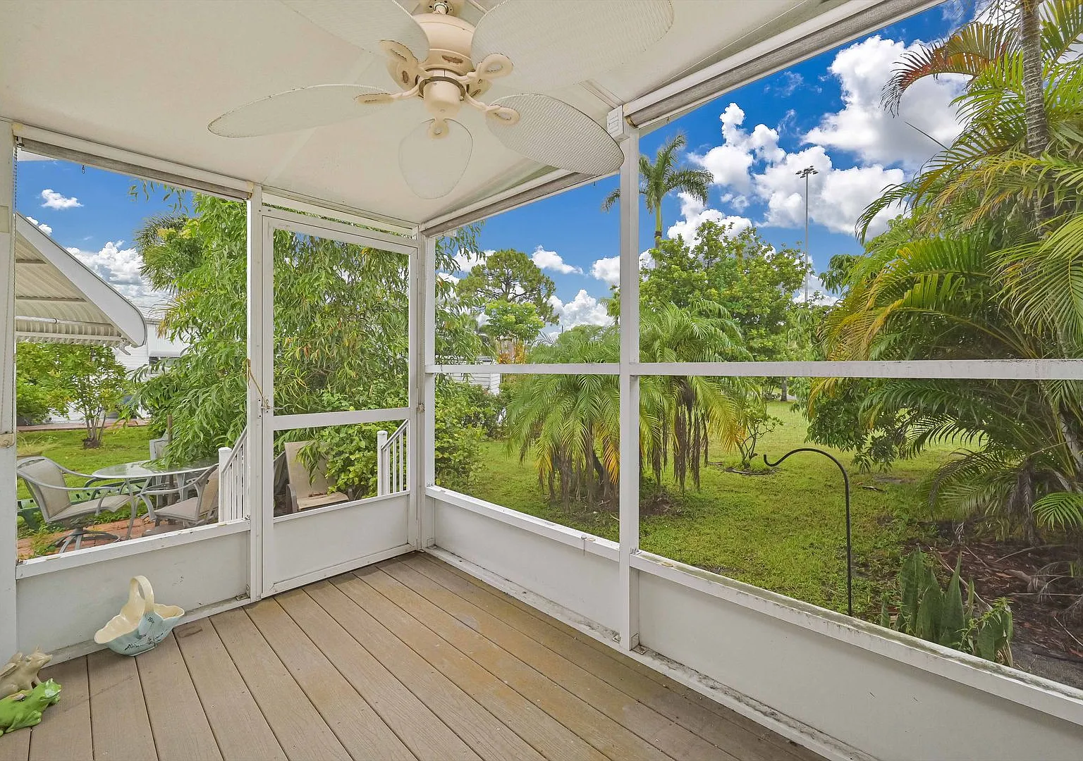 Now Available - 1/1 Manufactured Home In Estero! — Photo 4