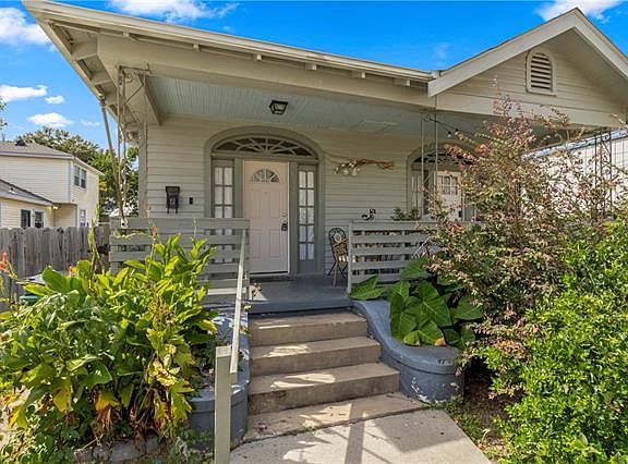 2nd image of 332 Iris Ave