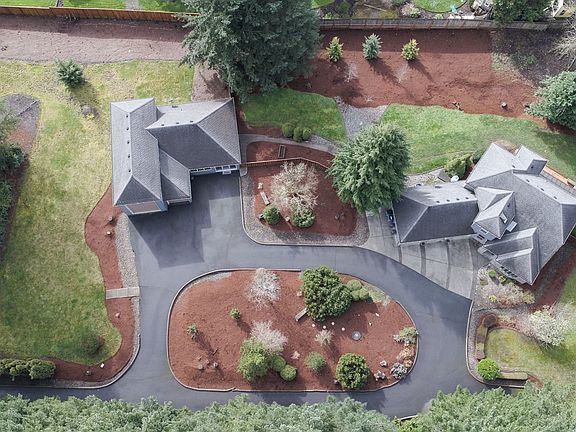 3rd image of 4608 NE 125th Cir