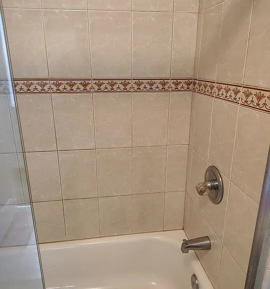 10516 Avalon Blvd — Photo 3