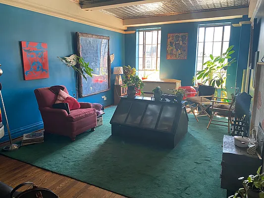 Sold by R New York | media 18