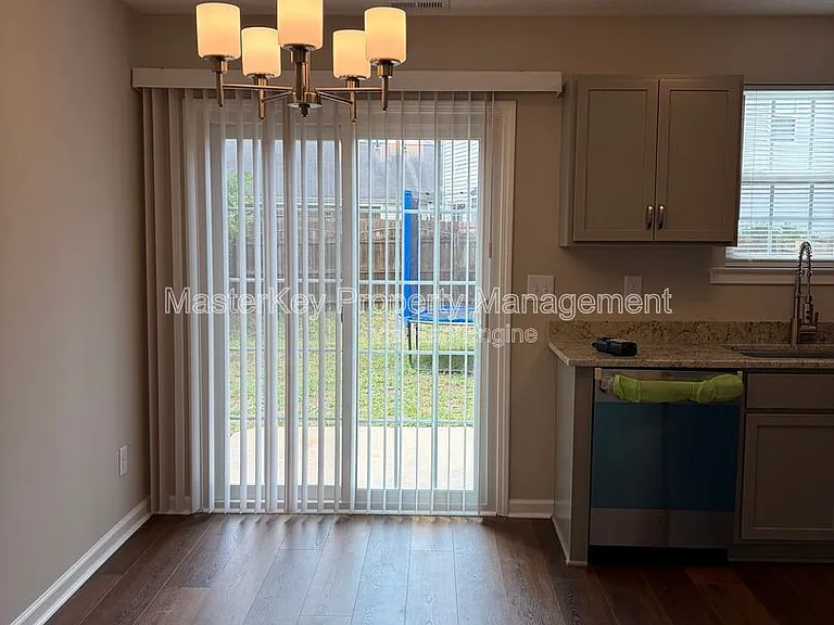205 Downing Glen Dr — Photo 6