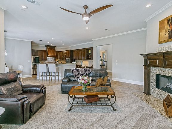 3rd image of 102 Stonehaven Ct