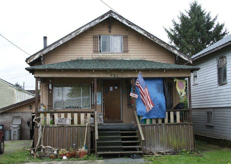 1st image of 921 W Marion St