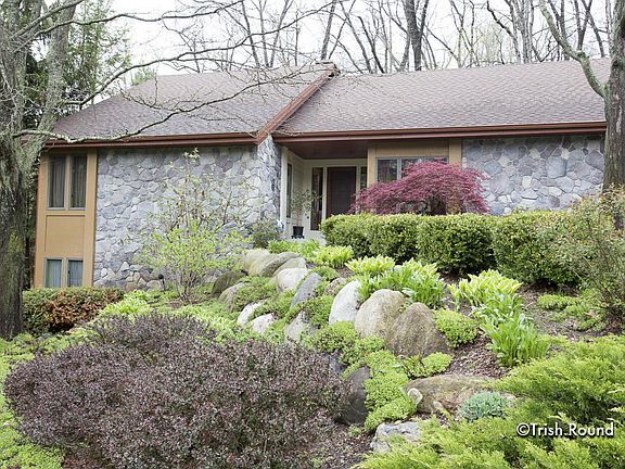 2nd image of 6749 Forest Valley Dr SE