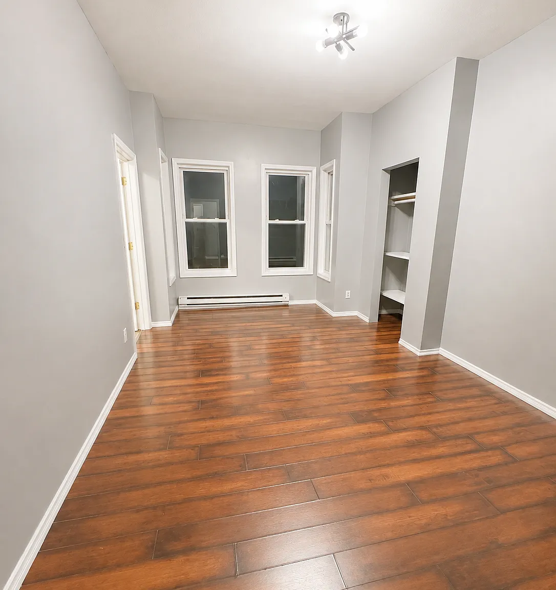 3 bed, 1000 sqft, $2,250 — Photo 2