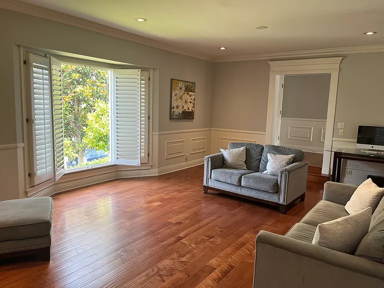 10518 Wellworth Ave — Photo 12