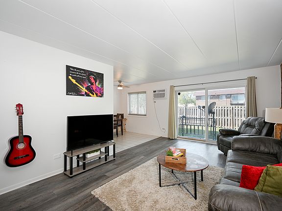 5th image of 18206 Hart Dr APT 5A
