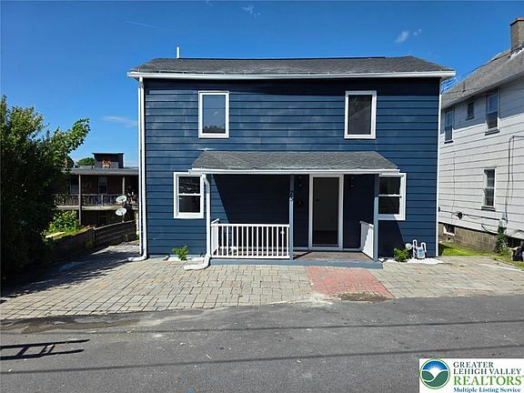 3rd image of 37 Jenkins Ct