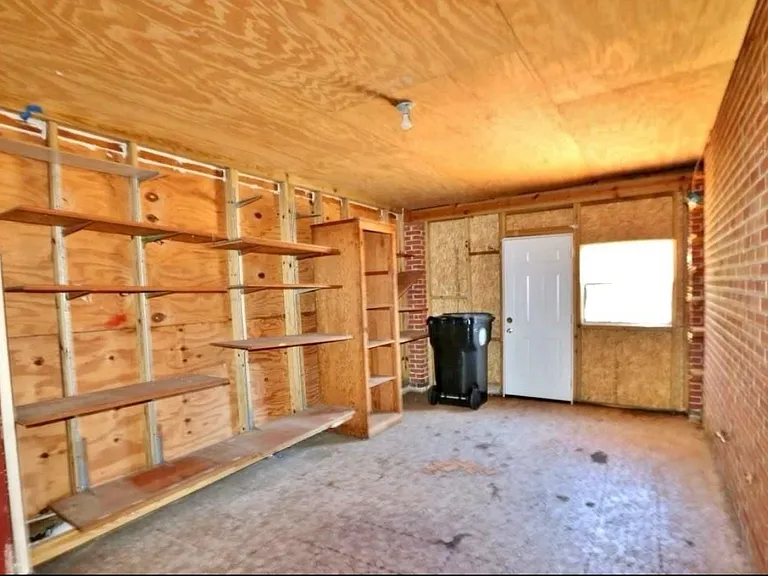 1517 Kabel Dr — Photo 8
