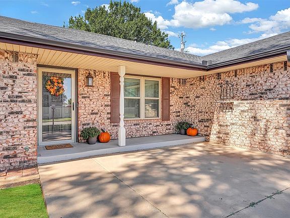 5th image of 307 Connie Dr
