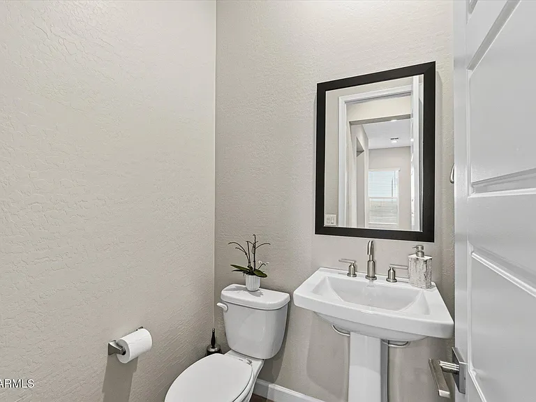 5041 E Woodridge Dr — Photo 7