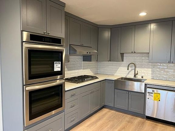 Updated kitchen with all new appliances