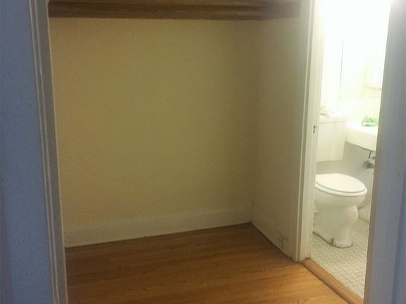 2nd image of 4439 1/2 N Wolcott Ave APT 1E