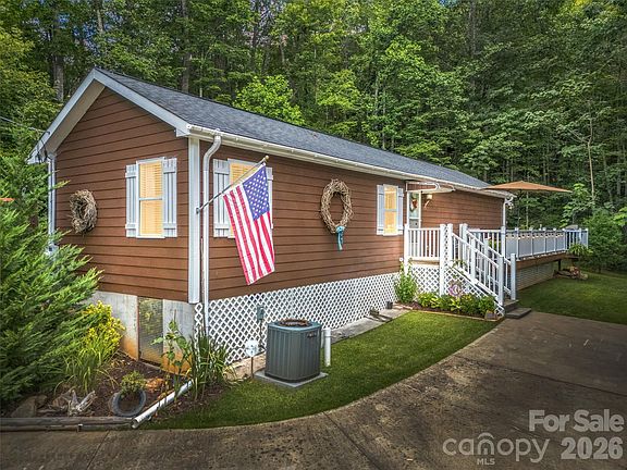 3rd image of 479 Camp Hill Rd