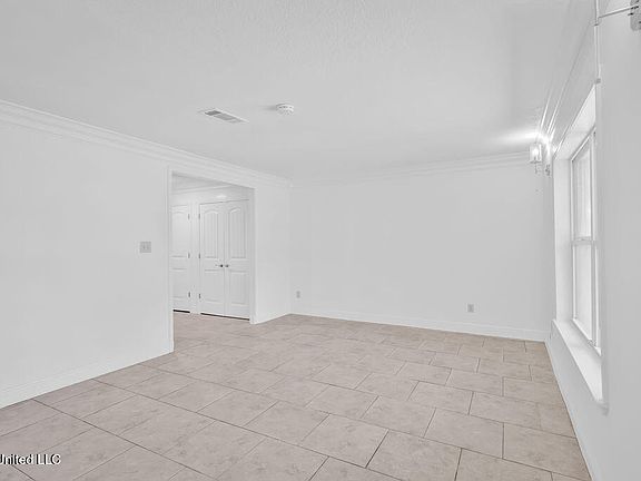 5th image of 1732 Thomas Jefferson Dr