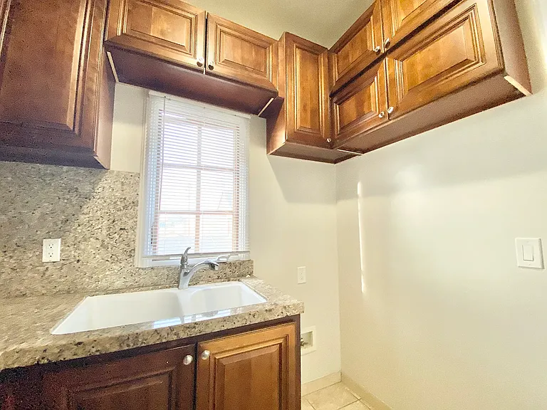 1328 E 21st St — Photo 11