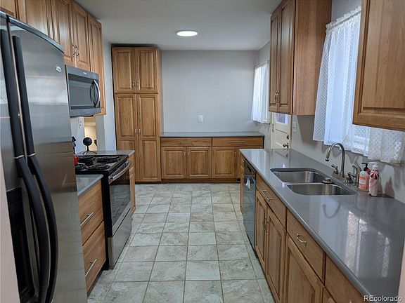 5th image of 1025 Lansing Street