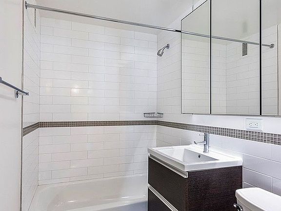 4th image of 360 W 34th St APT 11N